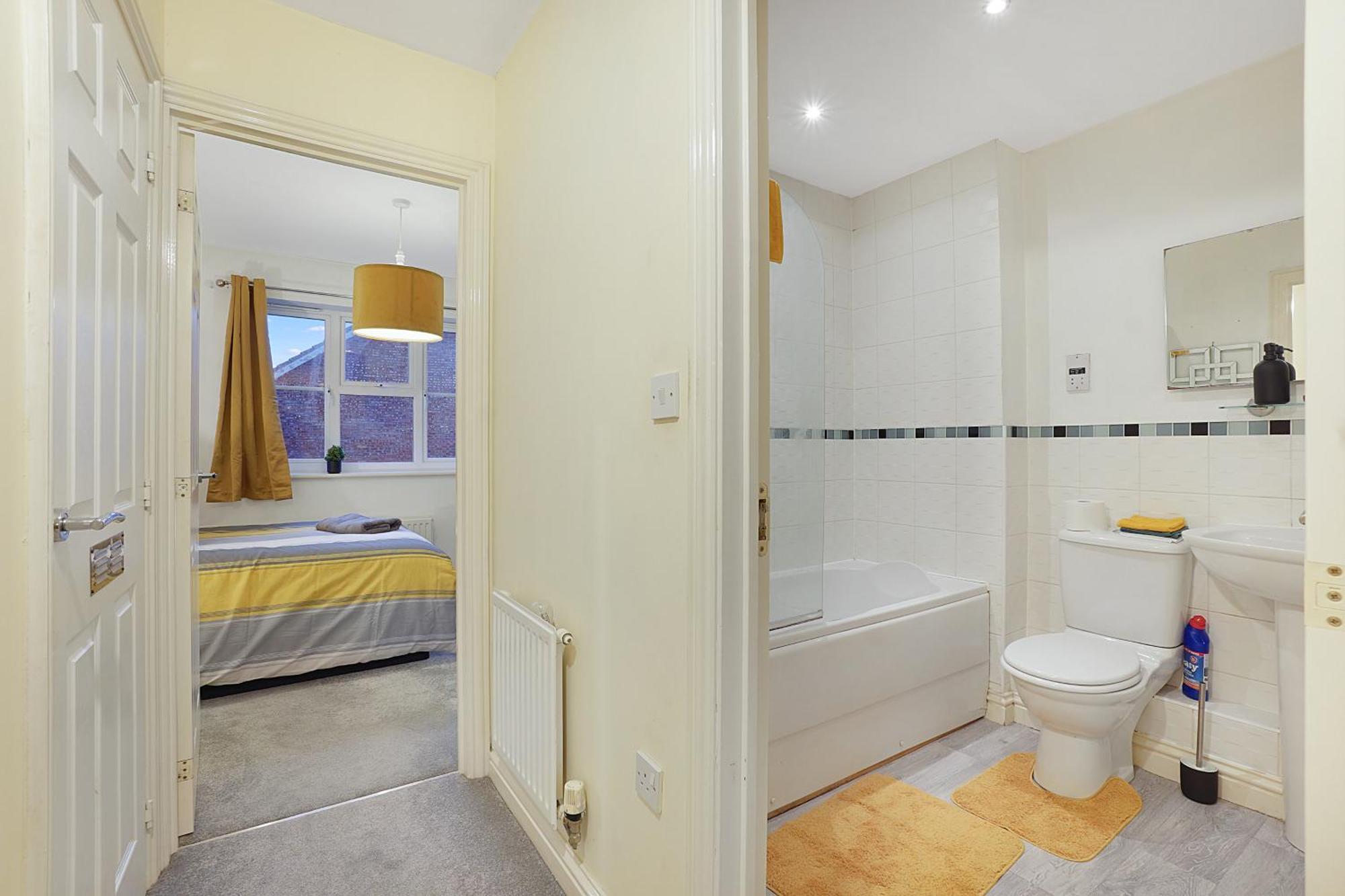 Comfortable Stylish Townhouse In Ashford Sleeps 5 Netflix 2 Parking Spaces Perfect For Contractors And Families Exterior foto
