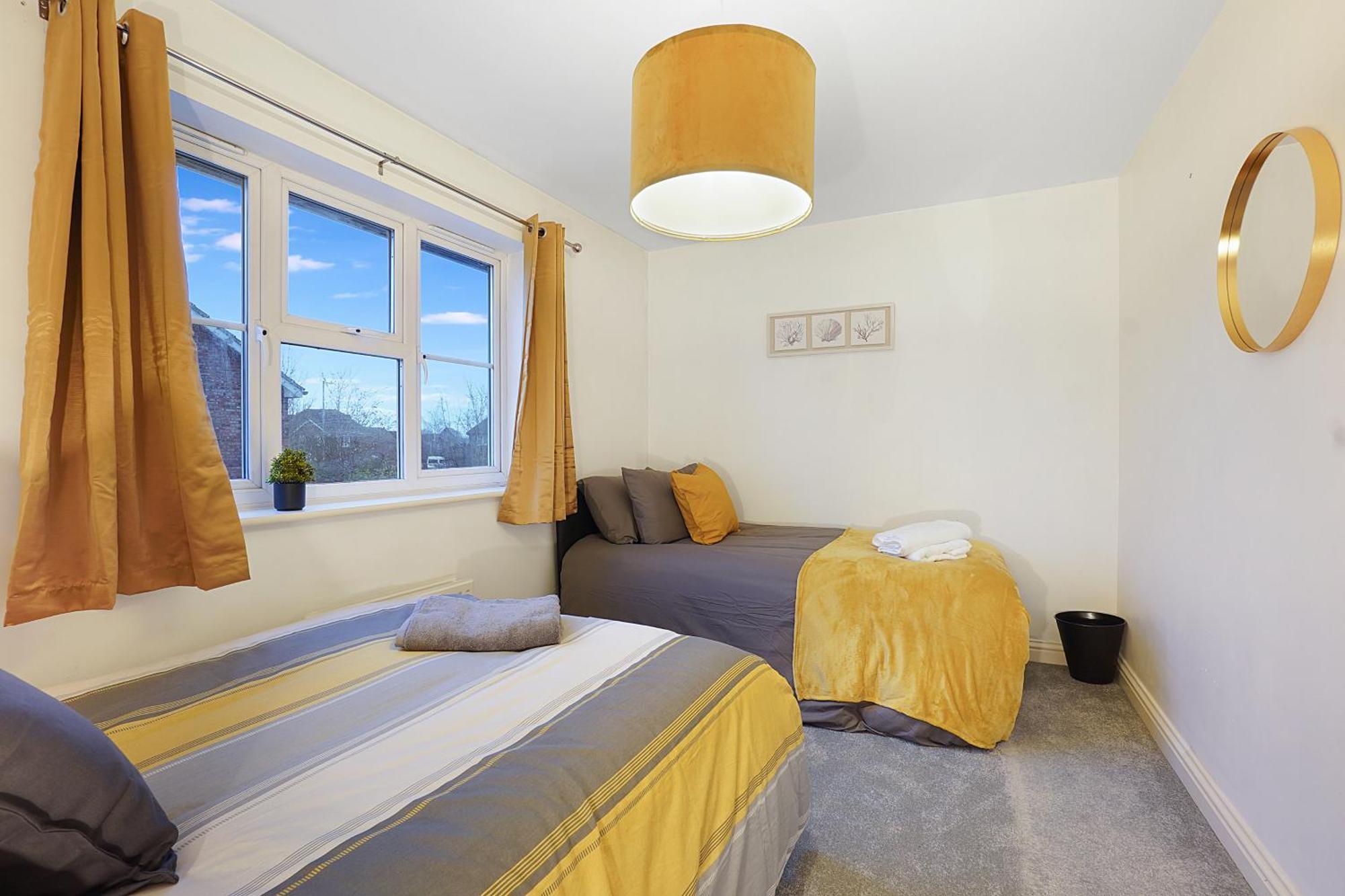 Comfortable Stylish Townhouse In Ashford Sleeps 5 Netflix 2 Parking Spaces Perfect For Contractors And Families Exterior foto