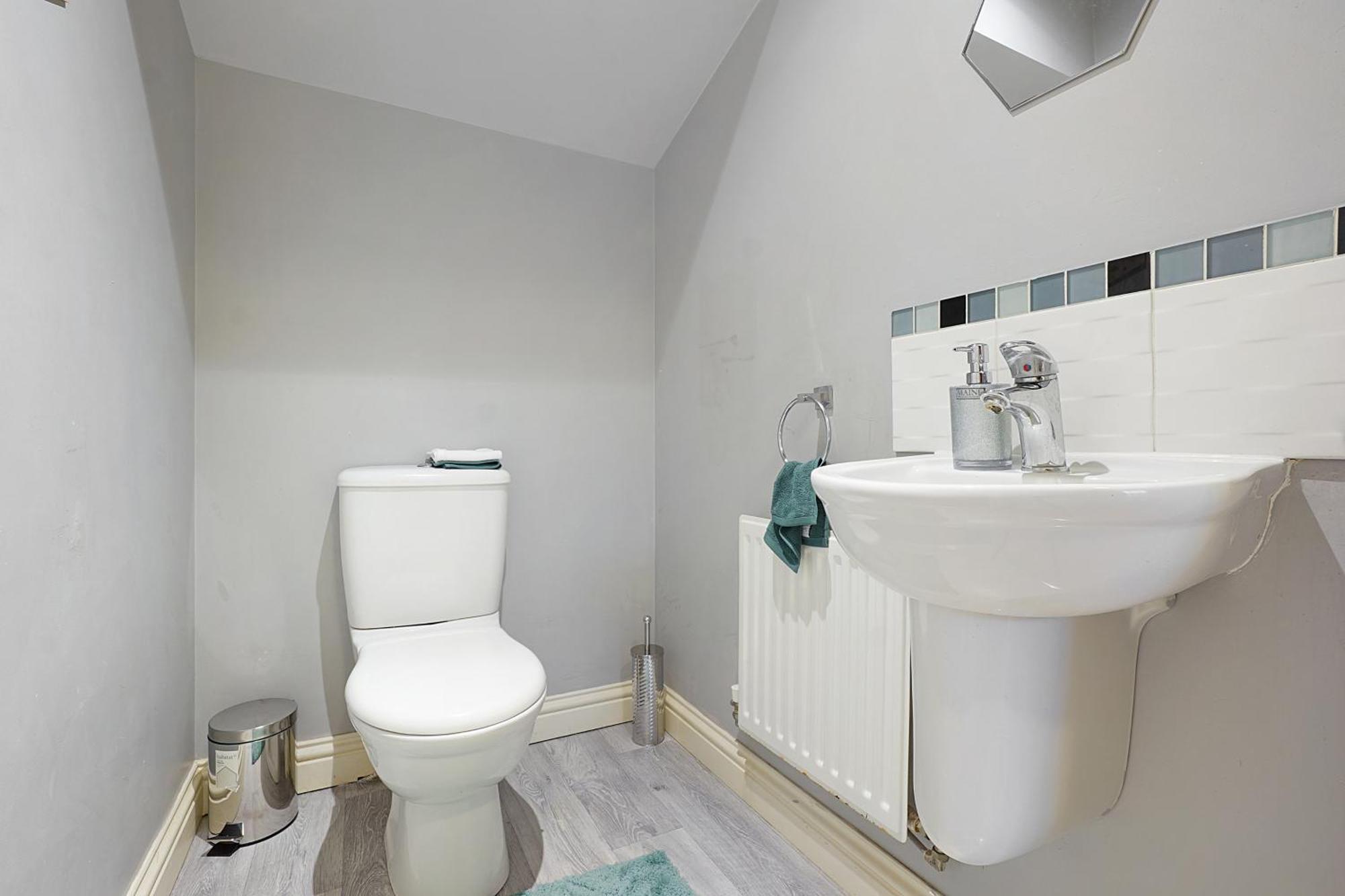 Comfortable Stylish Townhouse In Ashford Sleeps 5 Netflix 2 Parking Spaces Perfect For Contractors And Families Exterior foto