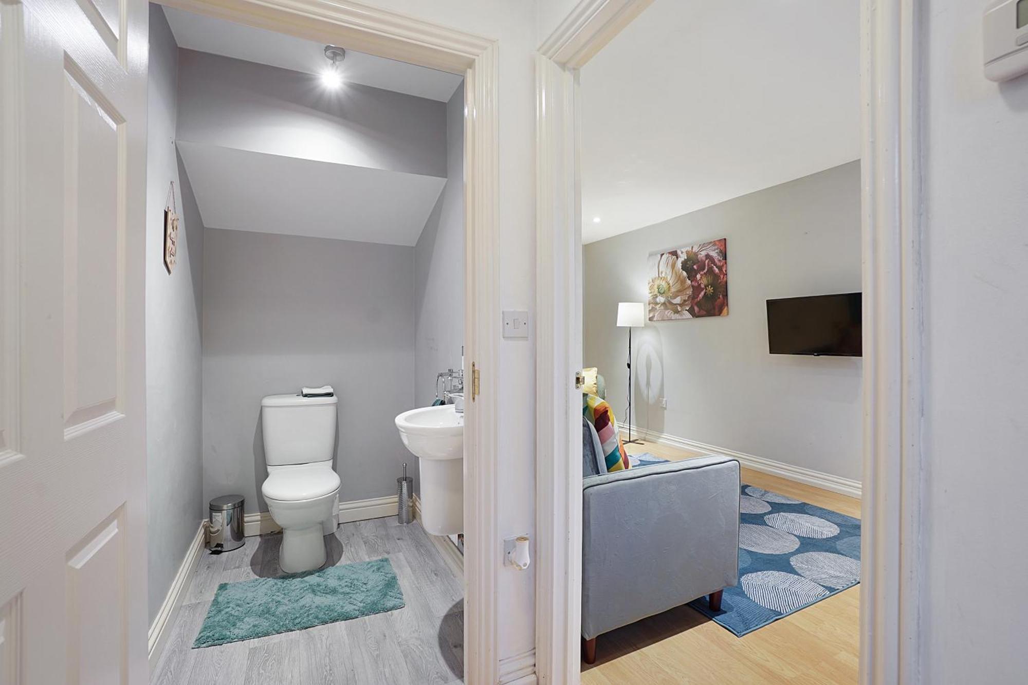 Comfortable Stylish Townhouse In Ashford Sleeps 5 Netflix 2 Parking Spaces Perfect For Contractors And Families Exterior foto